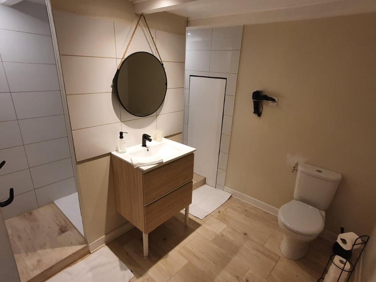 Logement Chaleureux Avec Parking Gratuit Oyre Dış mekan fotoğraf